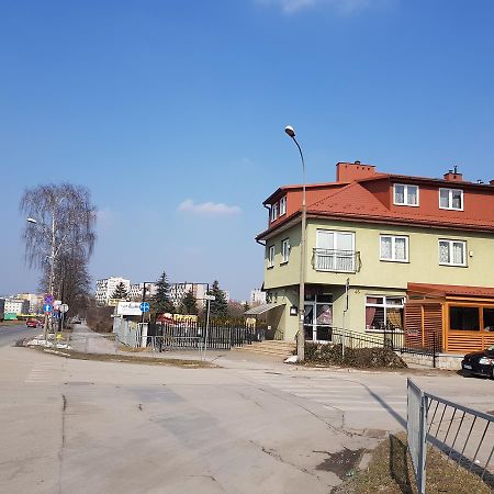 Roadway Hostel Kielce Bagian luar foto