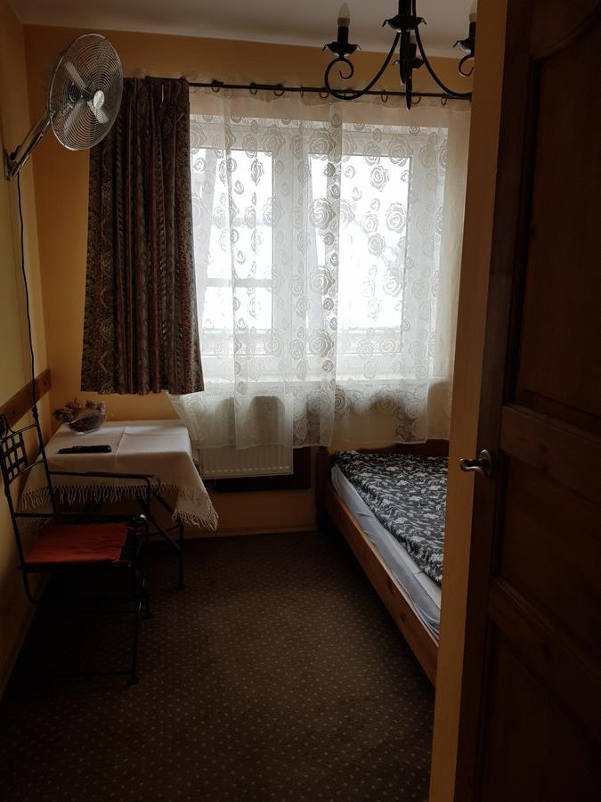 Roadway Hostel Kielce Bagian luar foto