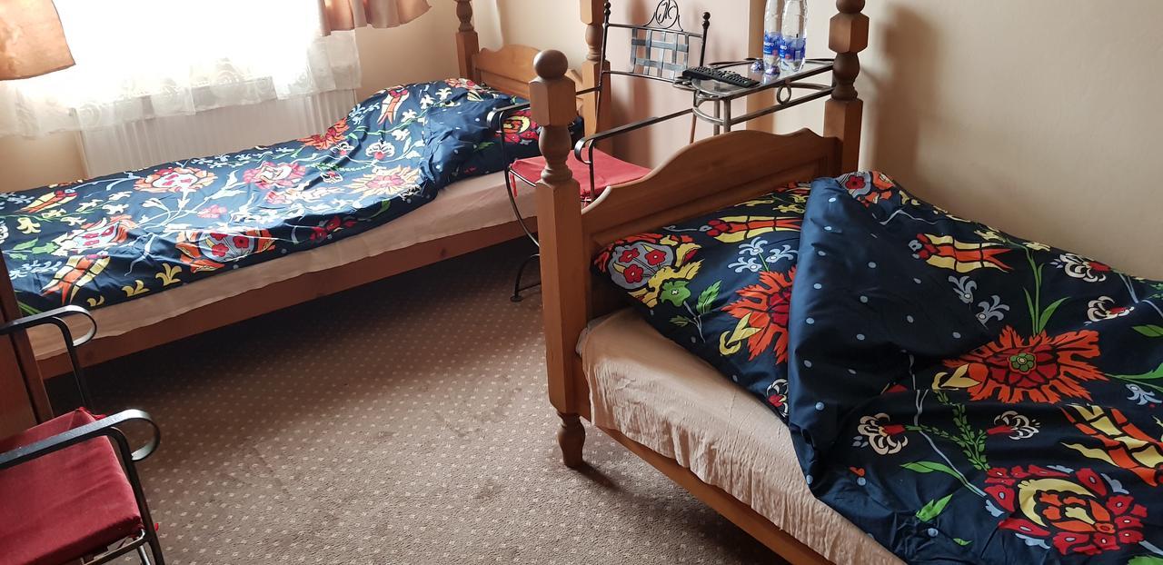 Roadway Hostel Kielce Bagian luar foto